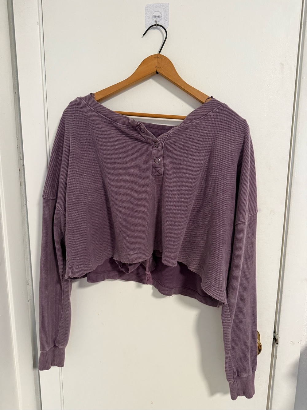 Aeropostale Cropped Henley Top in Dusty Mauve